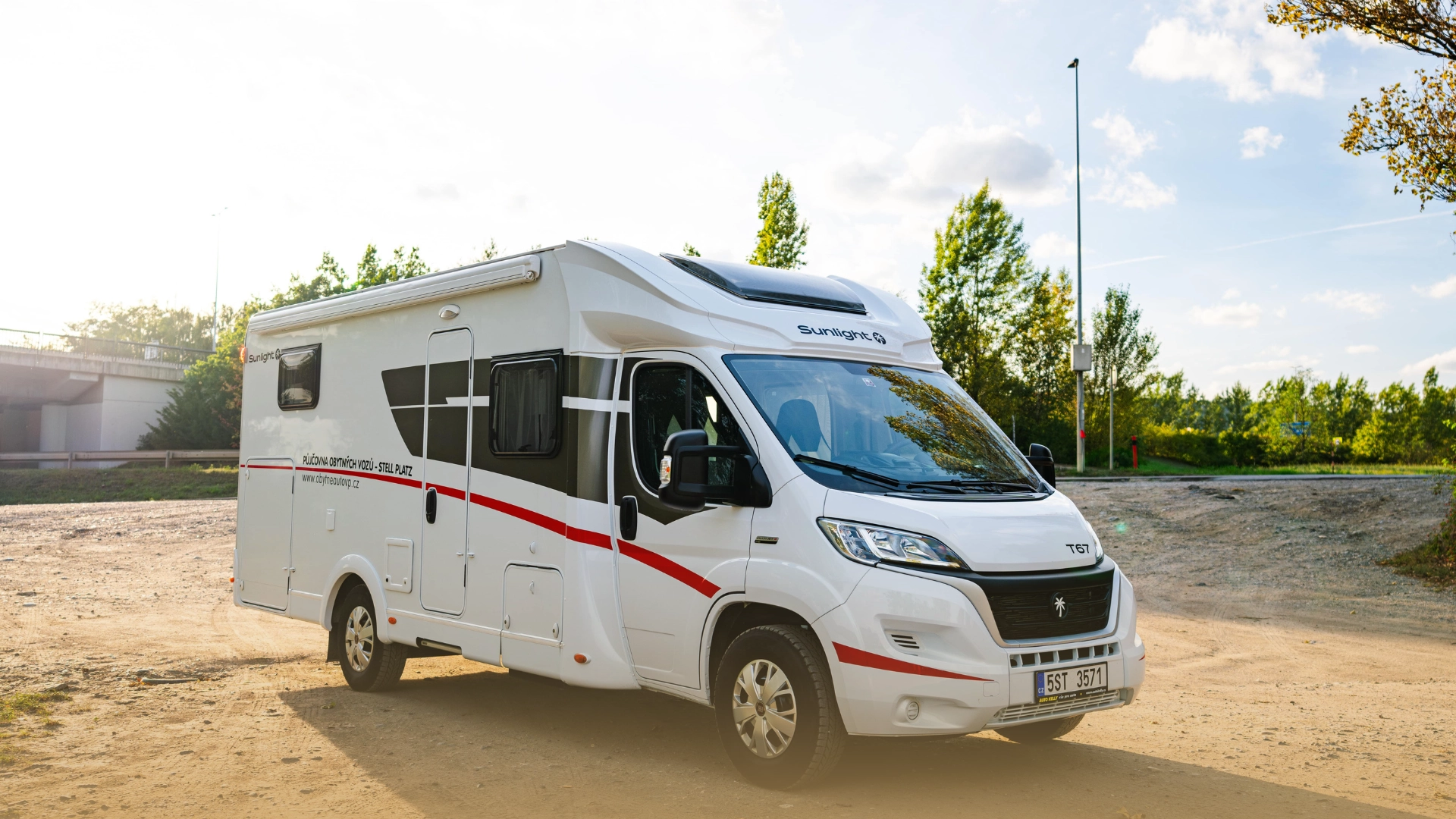 Polointegrovaný Sunlight T67
